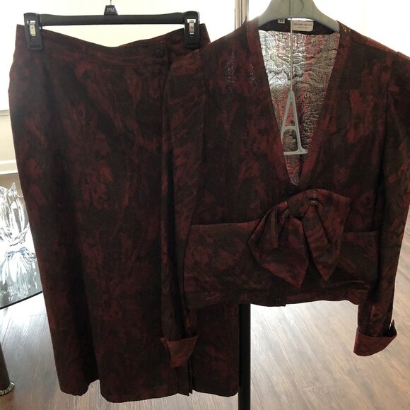 ITALIAN SET-PURCHASED IN ITALY- SIZE 42 EUROPEAN (SKIRT AND JACKET) - Picture 1 of 5